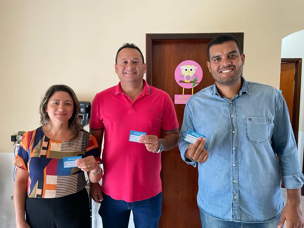 Julia Benedita Camargo, (Professora e coordenadora do Reabilitar), Flávio Dias (Secretário de Saúde), William Meira (vereador)